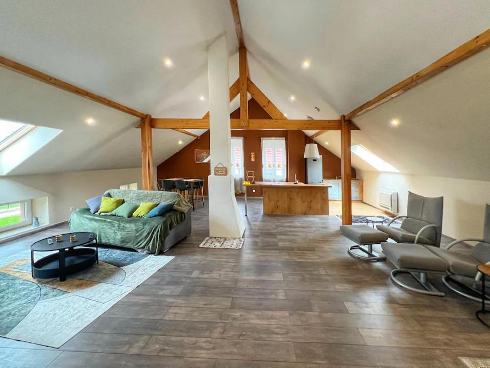 Loft Spacieux En Pleine Foret Bining 外观 照片