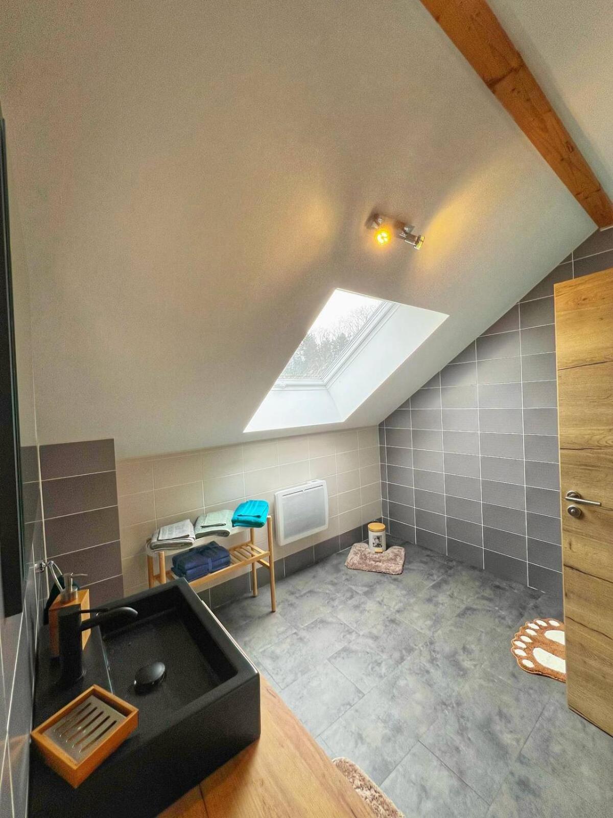 Loft Spacieux En Pleine Foret Bining 外观 照片