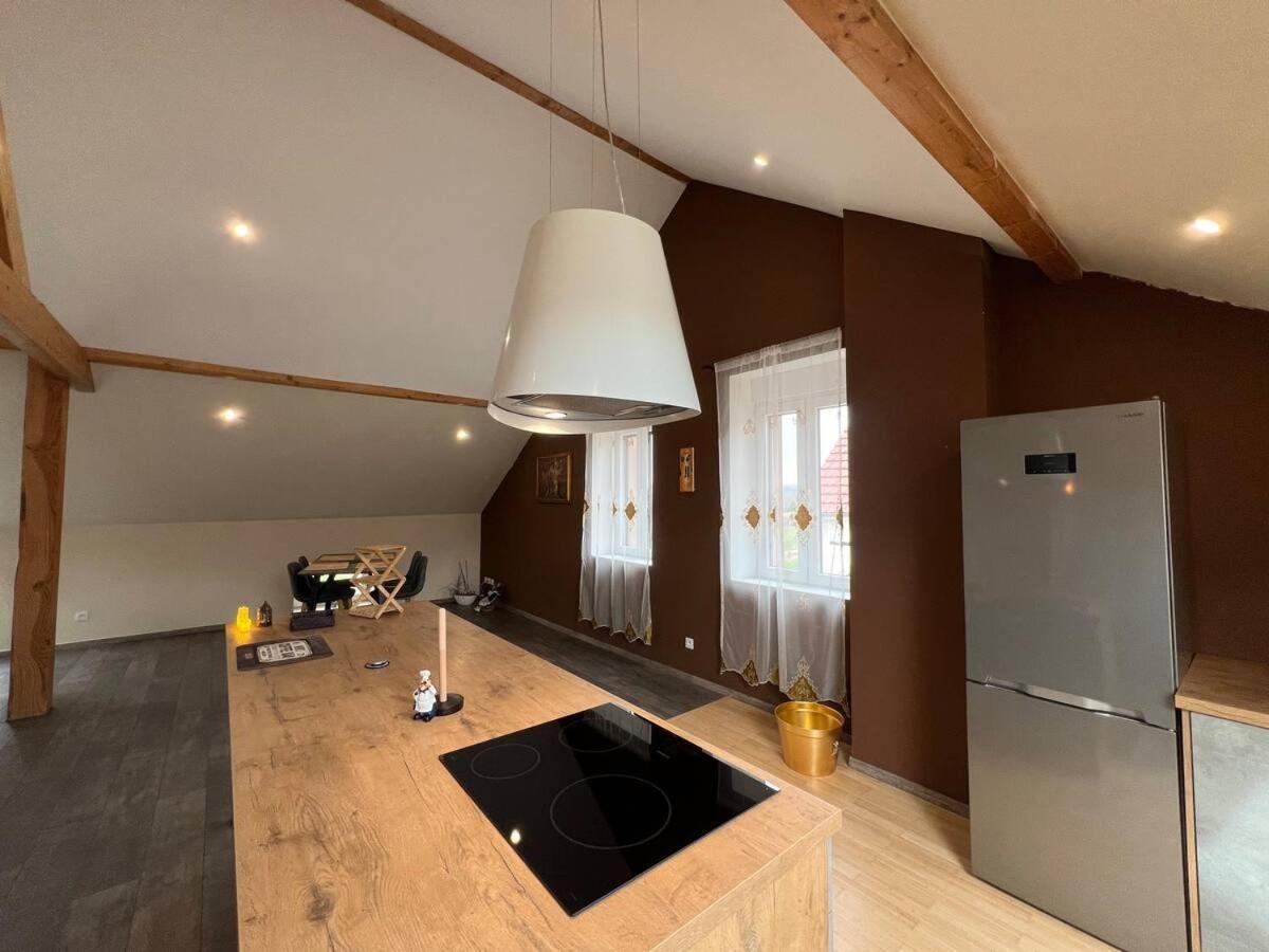 Loft Spacieux En Pleine Foret Bining 外观 照片